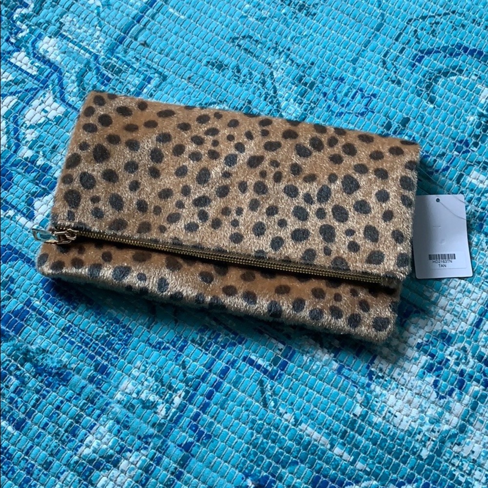 NWT Concrete Jungle Cheetah Print Clutch
